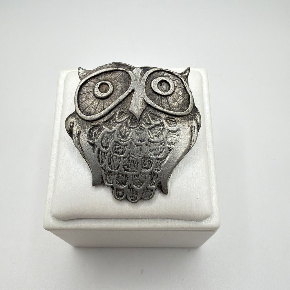 Vintage, signed Metzke, pewter(?), silver tone metal Owl brooch/pin!